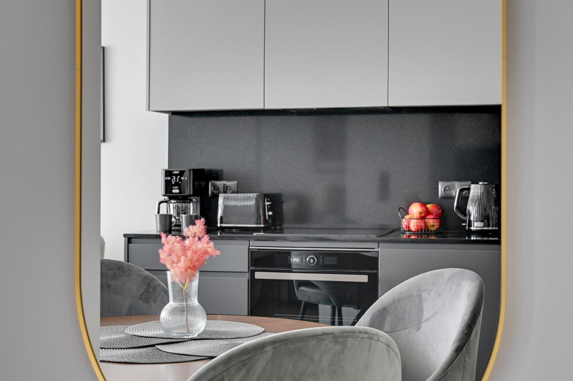 Scala 60K City Center Apartments With Parking By Lion Apartments Gdaňsk Exteriér fotografie